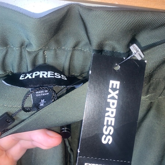 NWT Express high waisted cargo green skirt - Picture 6 of 7